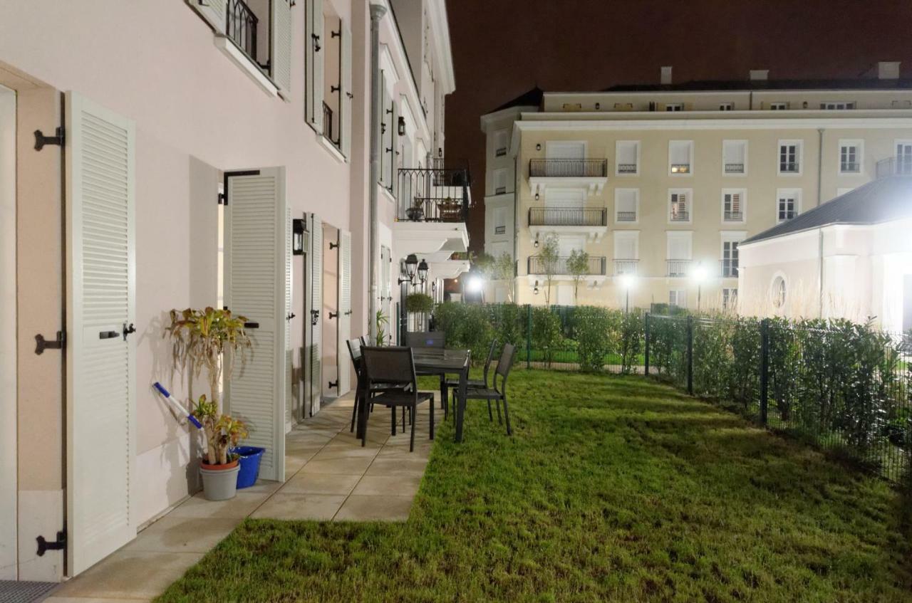 Red-Line Apartment Serris Exterior foto
